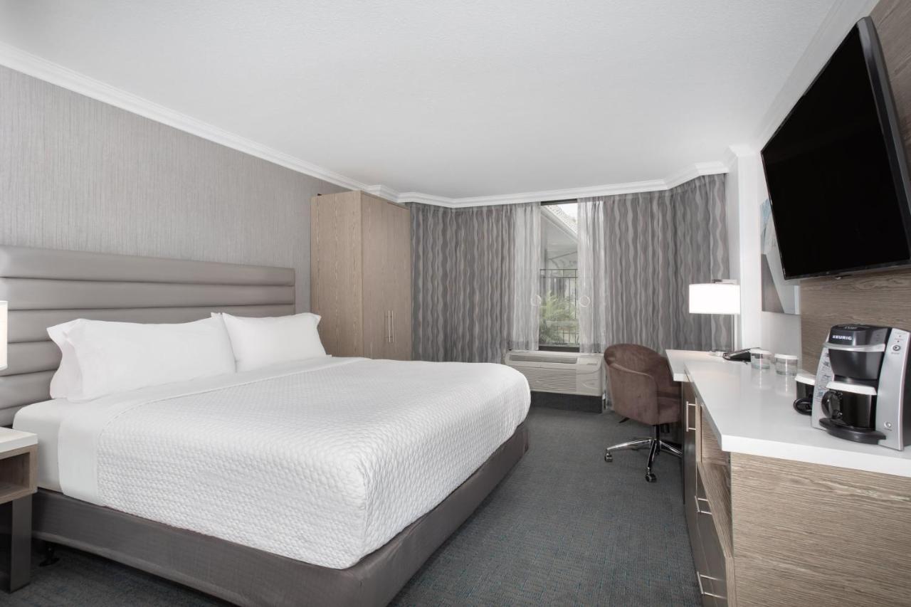 Crowne Plaza Costa Mesa Orange County By Ihg Hotel Exterior photo