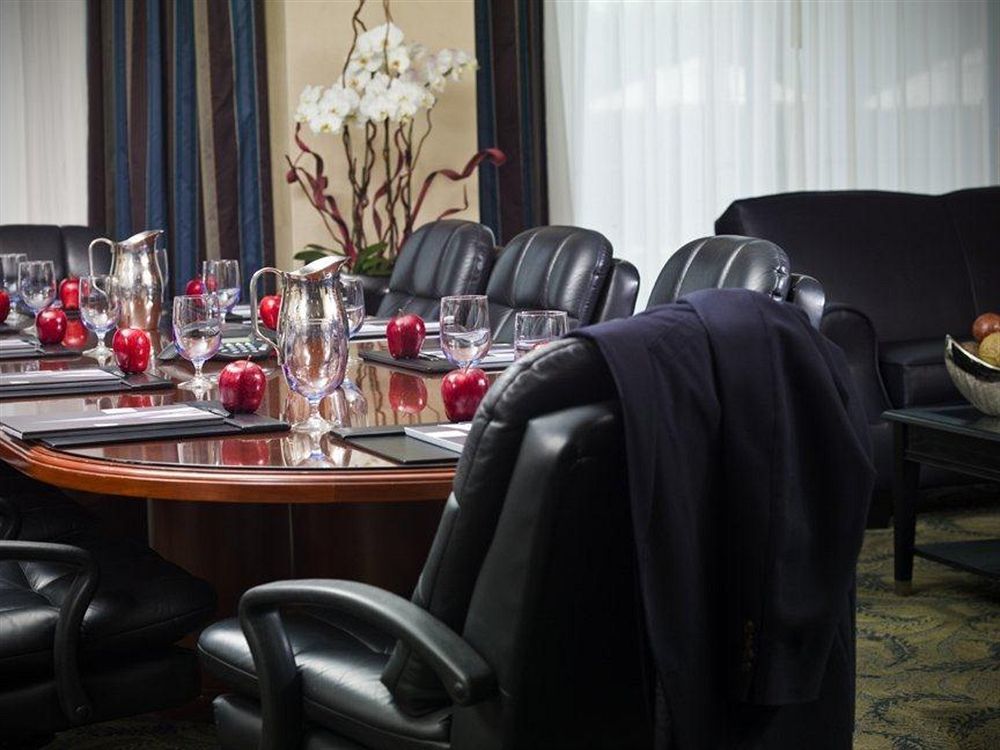 Crowne Plaza Costa Mesa Orange County By Ihg Hotel Business photo